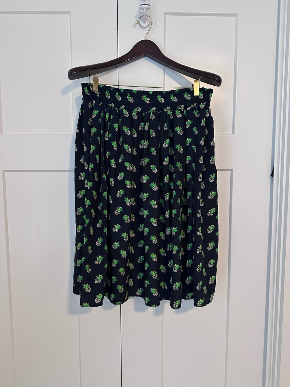 Velzera Black Midi Skirt with Green Pineapple Motif XL